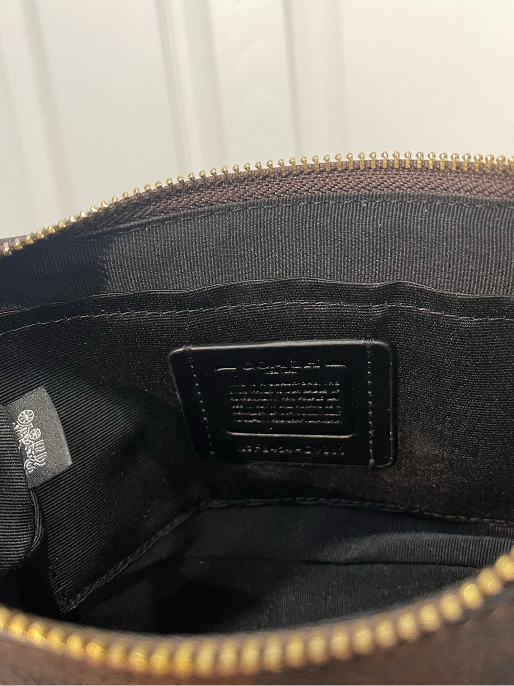 Coach Signature Canvas Black Gold Shoulder Crossbody Bag BNWT - Picture 4 of 6